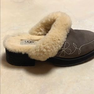 Suede ugg clogs worn once